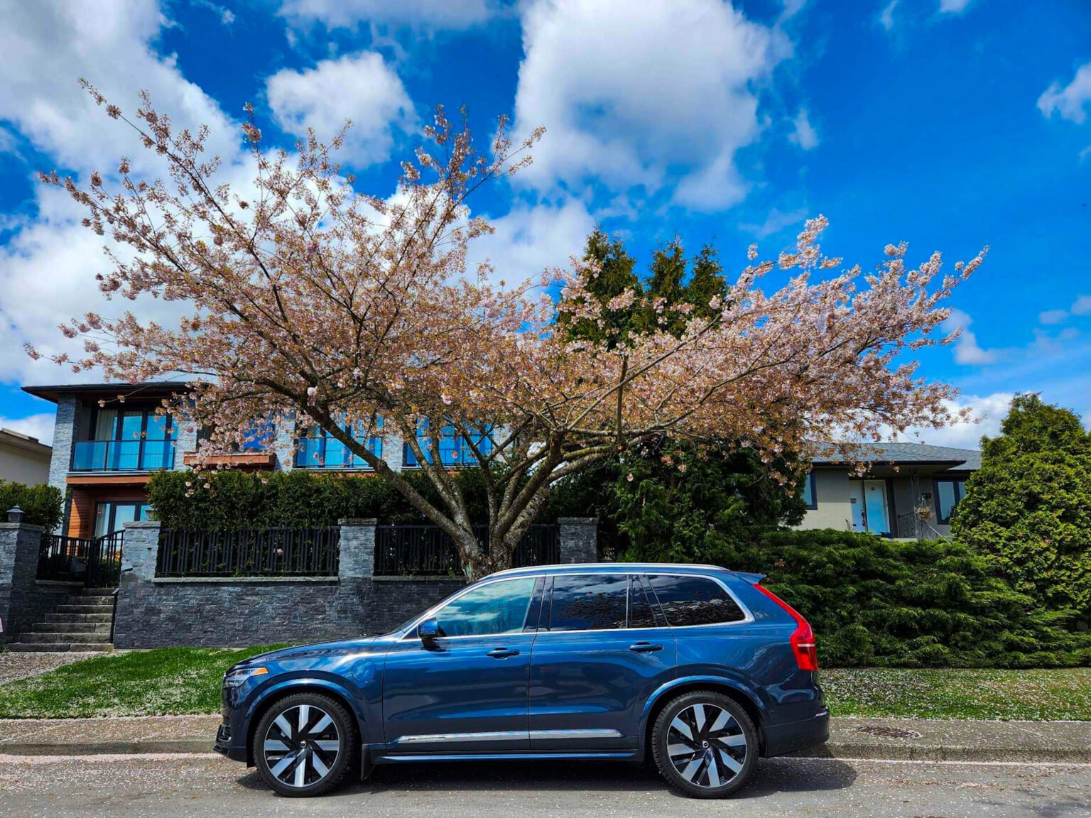 Luxury And Comfort Redefined: Comparing The 2023 Volvo XC60 And 2023 